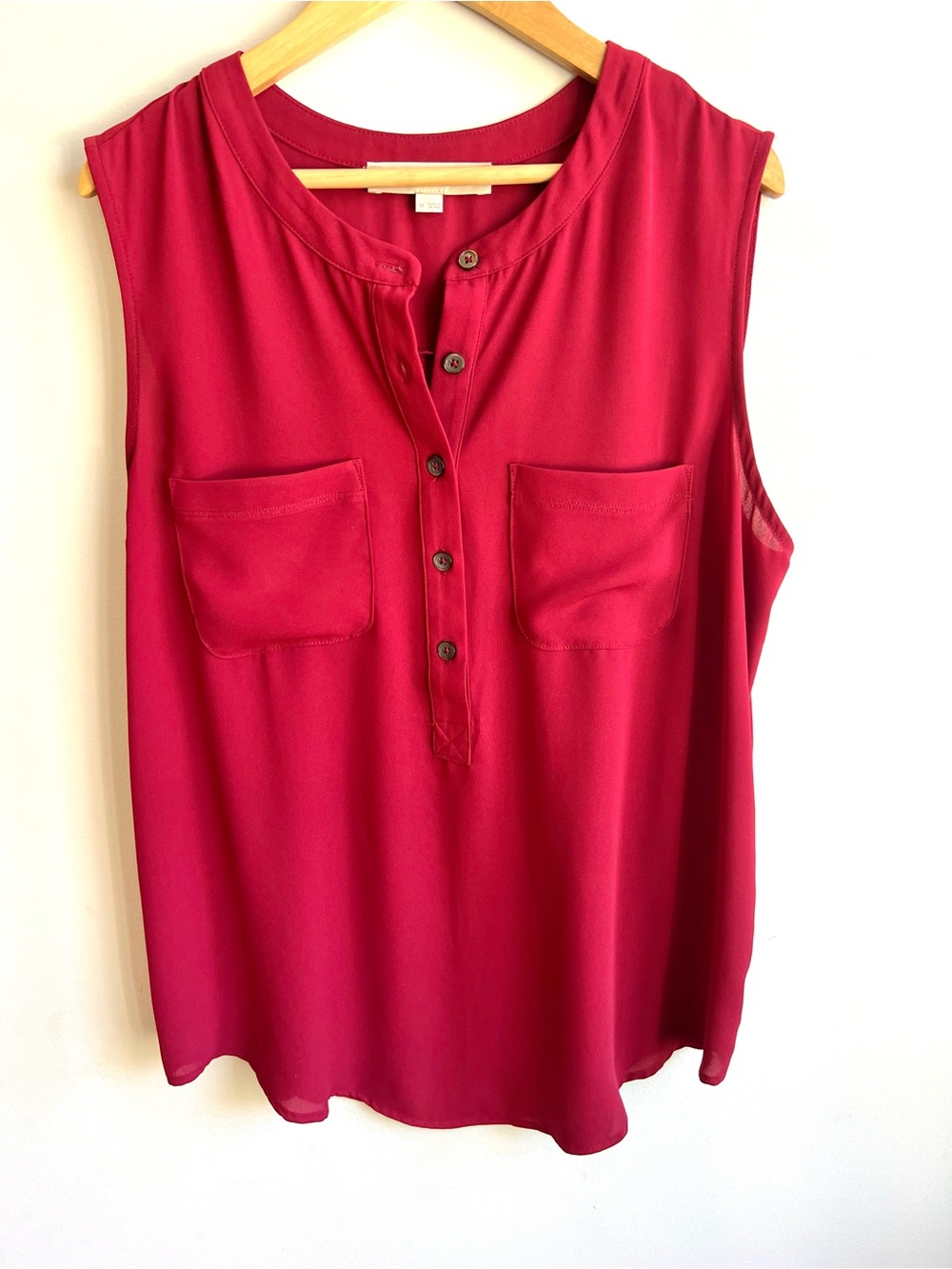 LOFT Business Casual Sleeveless Button-Front Camisole-Blouse in Berry Red